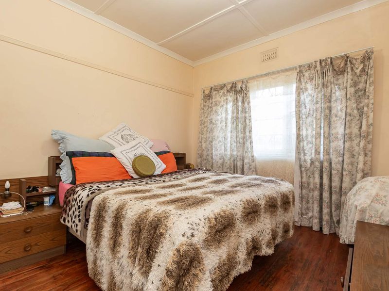 2 Bedroom House with Flatlet in Brooklyn -R1.25m - Photo 9