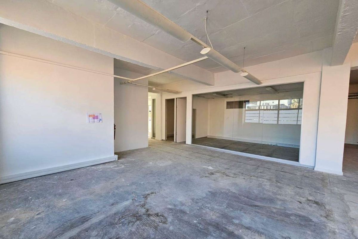347m2 office to let in Loop Street - Photo 4