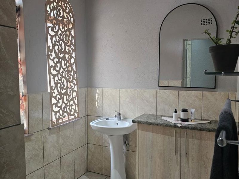 EXCLUSIVE MANDATE - Your Income-Generating Oasis in Aqua Park Awaits! - Photo 7