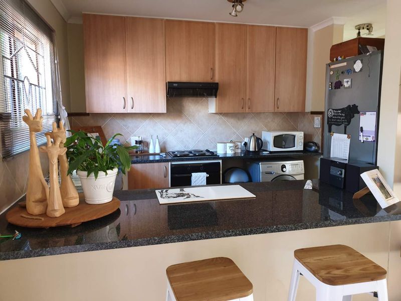Neat and safe upmarked  2 bedroom townhouse in a double security Estate in in Boardwalk Meander B for Sale - Photo 6