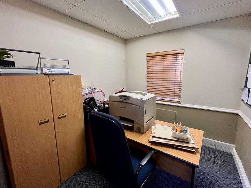 Quiet productive environment for your small business. - Photo 5
