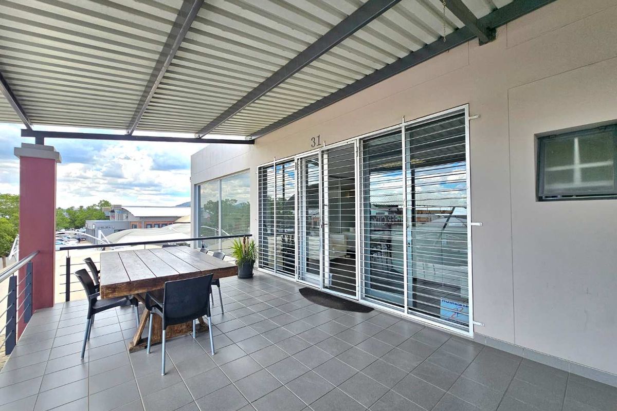 Modern 100m2 Office for Sale in Southern Industrial! - Photo 4