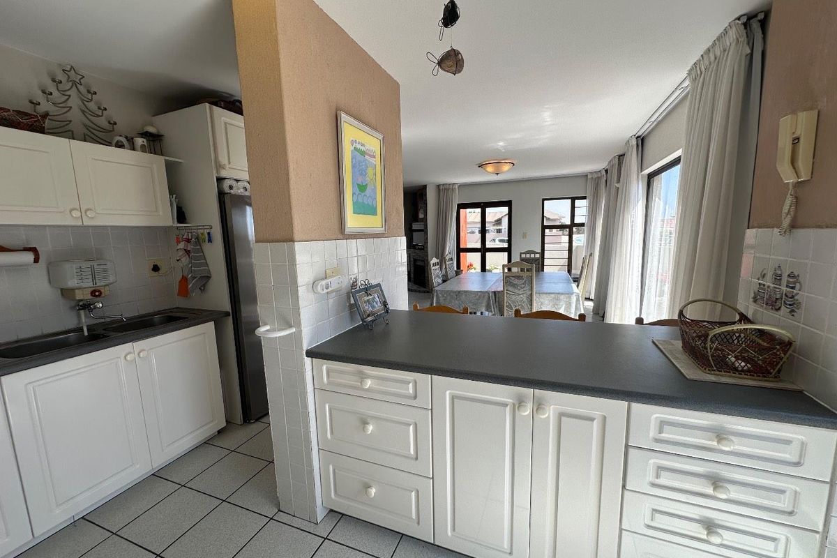 TOWNHOUSE FOR SALE IN CENTRAL SWAKOPMUND, NAMIBIA - Photo 2