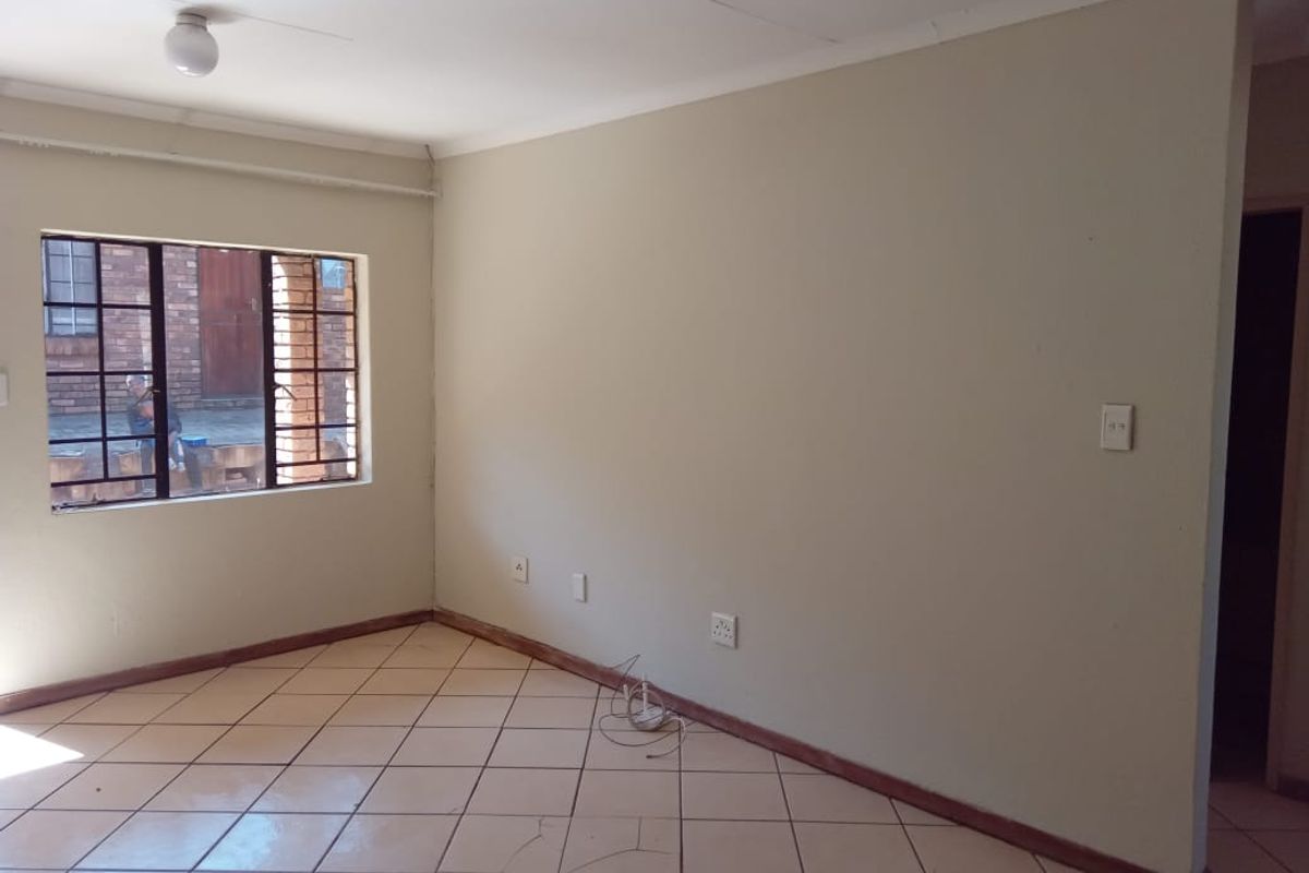 This Lovely 2 bedroom apartment is now for sale in Philip Nel - Photo 5