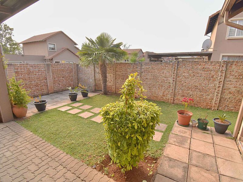 Home in a secure estate! - Photo 3