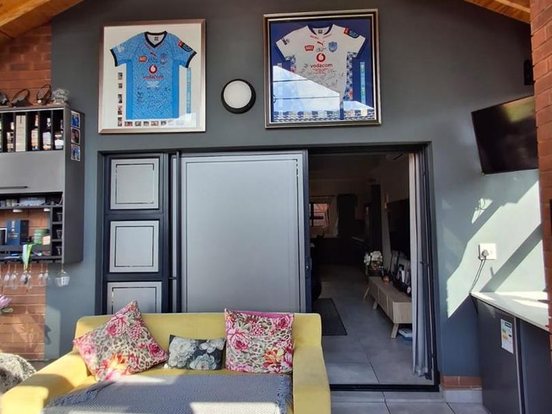 IMMACULATE 3-BEDROOM SIMPLEX FOR SALE IN SOUGHT-AFTER OLYMPUS - Photo 6