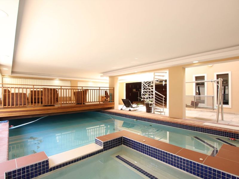 A luxurious mansion in Prime Umhlanga Ridge with Sea VIews! - Photo 9