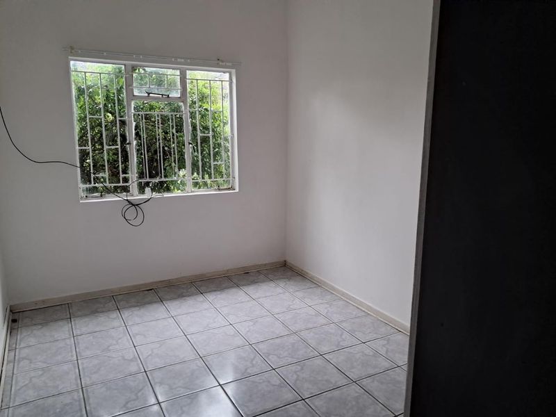 Two houses on stand for sale in central Nelspruit - Photo 9