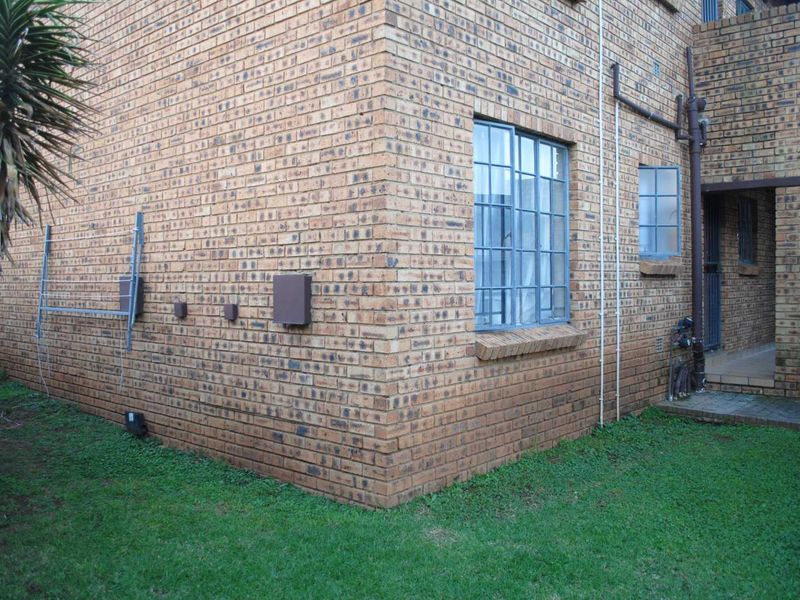 Apartment in Meyerton - Photo 3
