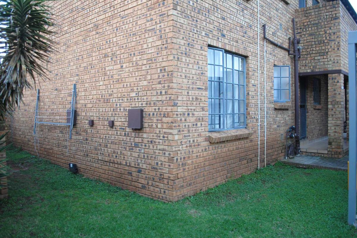 Apartment in Meyerton - Photo 3