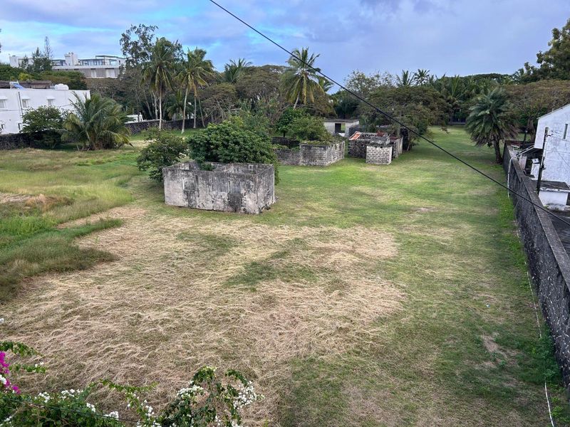 Charming 2-Bedrooms & Steps from Pereybere Beach - Photo 3