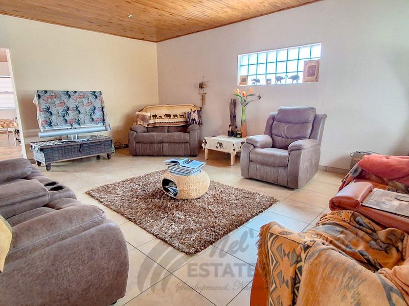 Spacious Home For Sale in Ocean View, Swakopmund - Photo 10