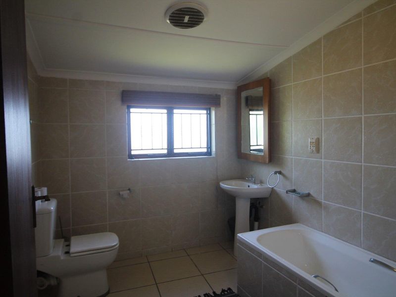 Furnished 2 bedroom House - Photo 10