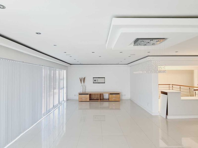 Elevated Luxury Living in Baronetcy Estate — A Spectacular 5-Bedroom Residence with Uninterrupted Table Mountain Views - Photo 9