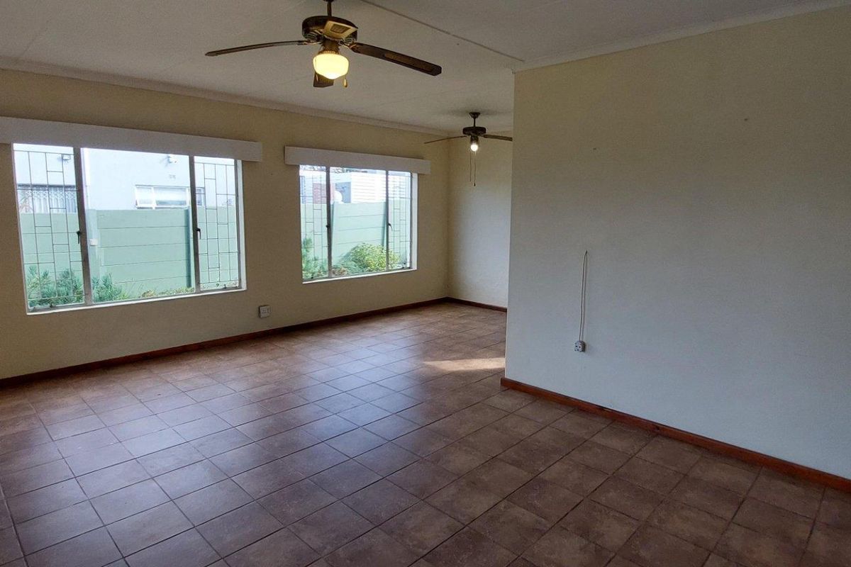 Charming 3-Bedroom Home with Separate Flatlet for Sale in Port Alfred - Photo 5