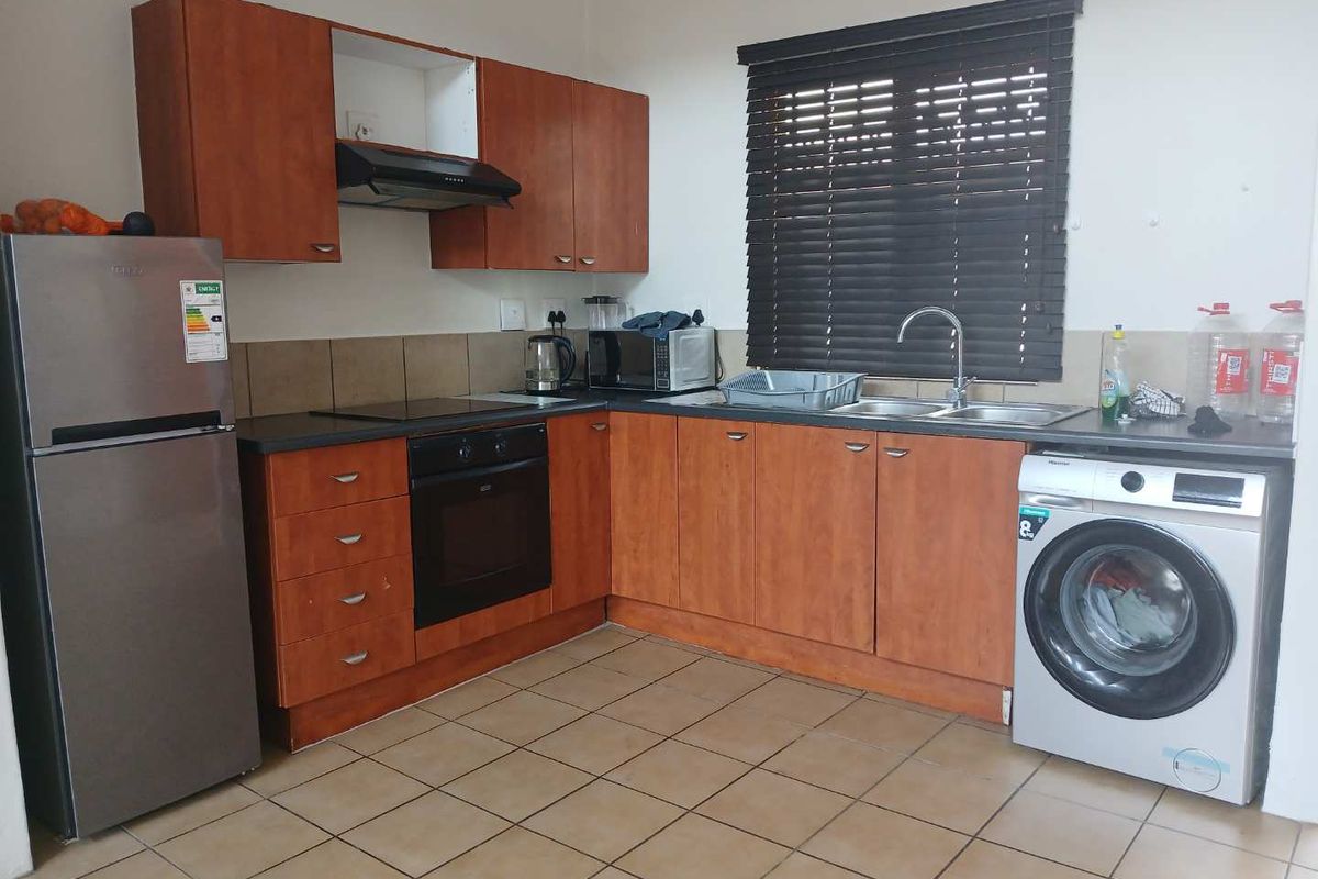 Own Your First Home: Cozy Starter Apartment for Sale - Photo 3