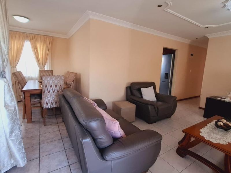 Your Newlands East Home Awaits! - Photo 8
