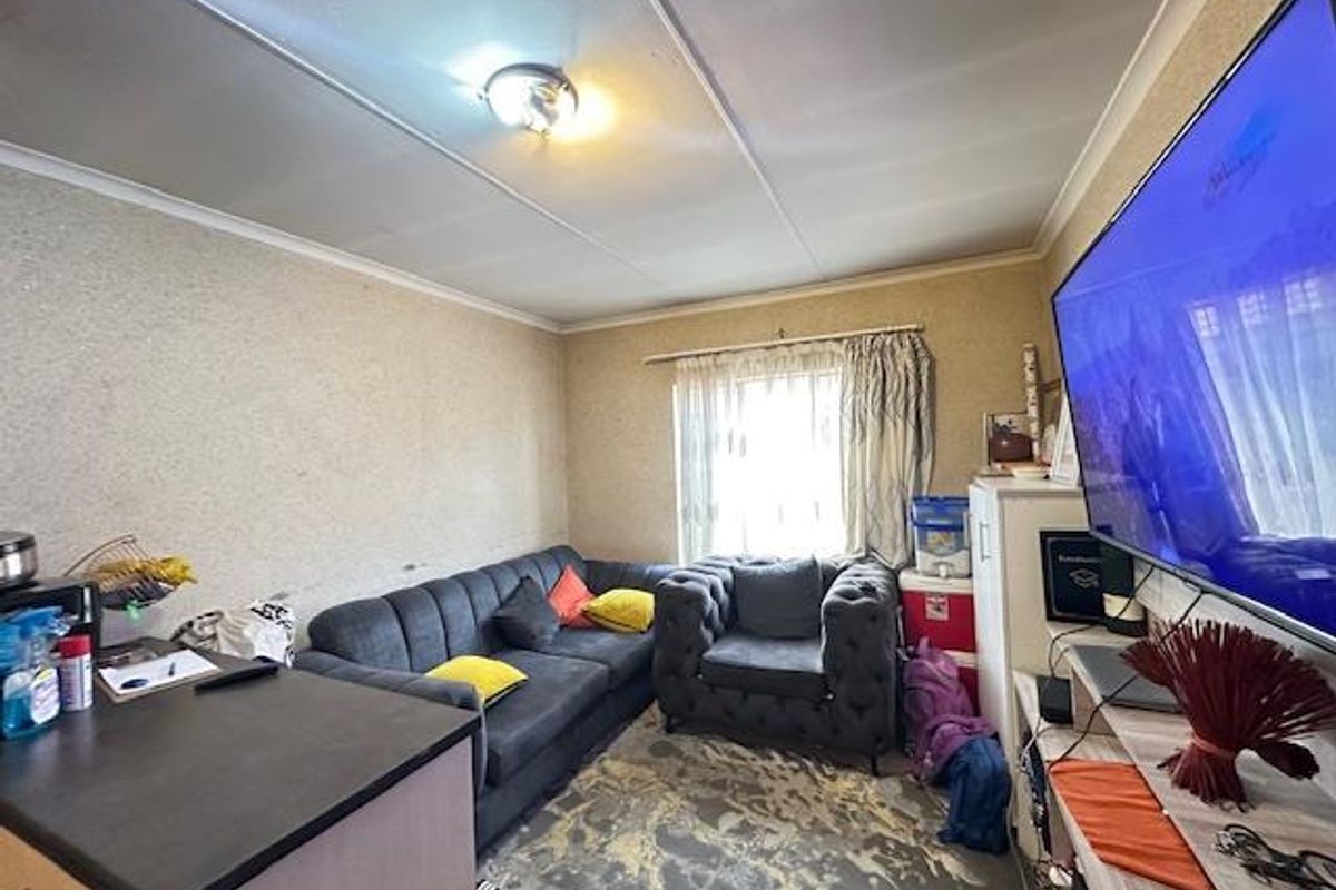 2-Bedroom House for Sale in Olievenhoutbos, Centurion - Photo 4