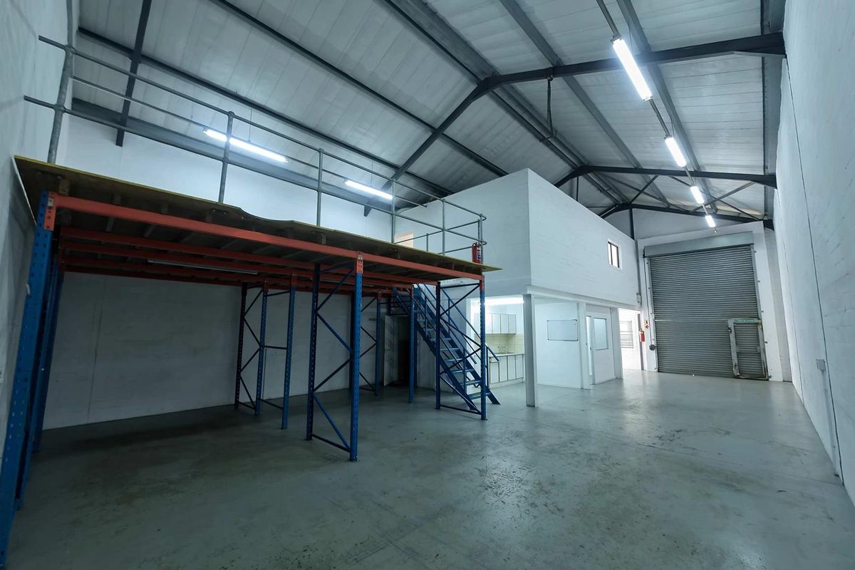 204SMQ SECURE WAREHOUSE TO LET IN MONTAGUE GARDENS - Photo 2