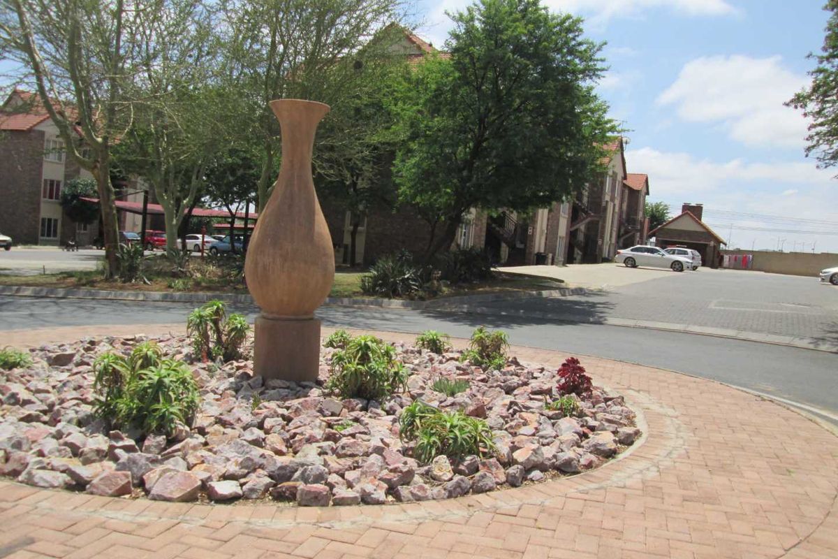 2 BEDROOM FLAT TO RENT IN CENTURION - Photo 4