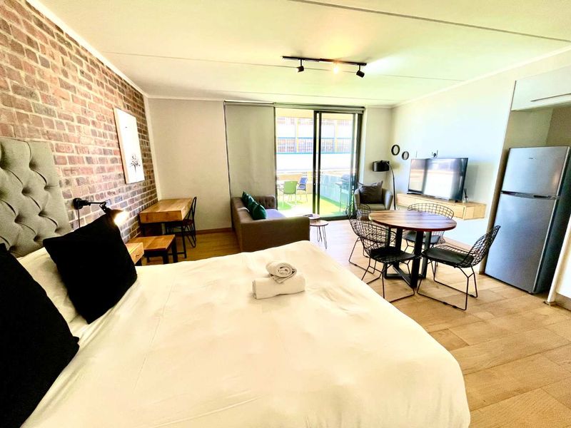 Stylish airbnb studio with huge terrace and harbour views - Photo 5