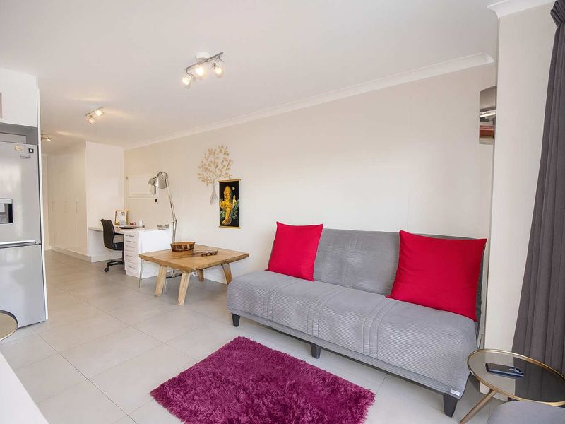 1 Bed / 1 Bath Airbnb - Photo 2