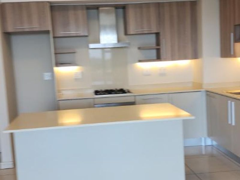 SOPHISTICATED 2 BED APARTMENT IN THIS STUNNING COMPLEX - Photo 4