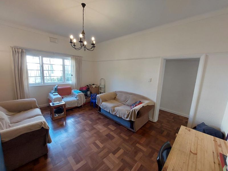 Spacious unfurnished 2-bedroom apartment To Let in Mowbray - Photo 2