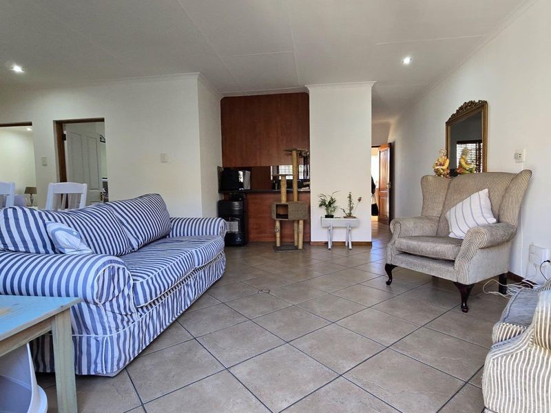 2 Bedroom Apartment / Flat for Sale in Meyersdal - Photo 6