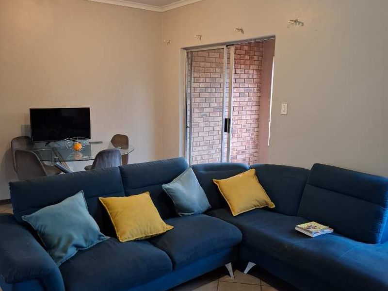 Stunning 2 bedroom in Equestria - Photo 10