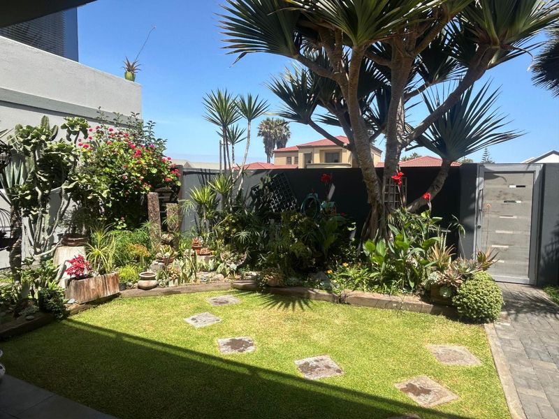 Modern Lagoon View Property for Sale – Walvis Bay - Photo 2