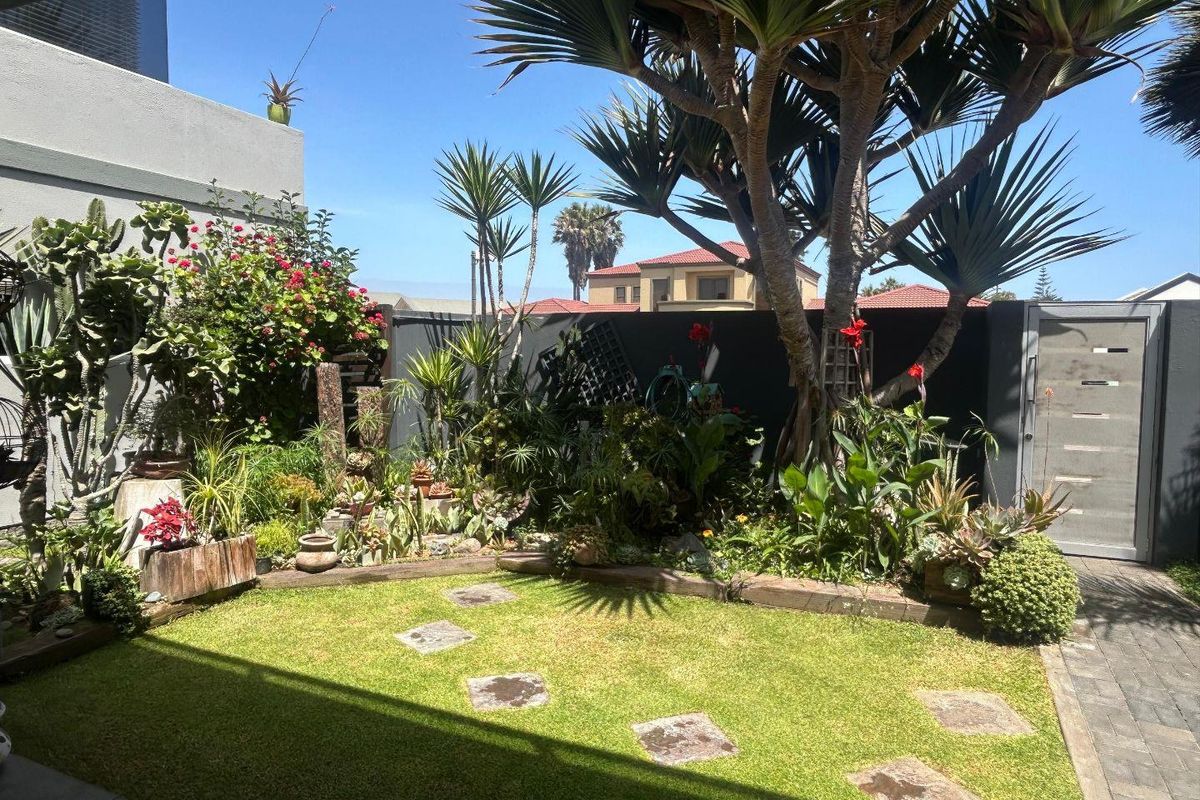 Modern Lagoon View Property for Sale – Walvis Bay - Photo 2