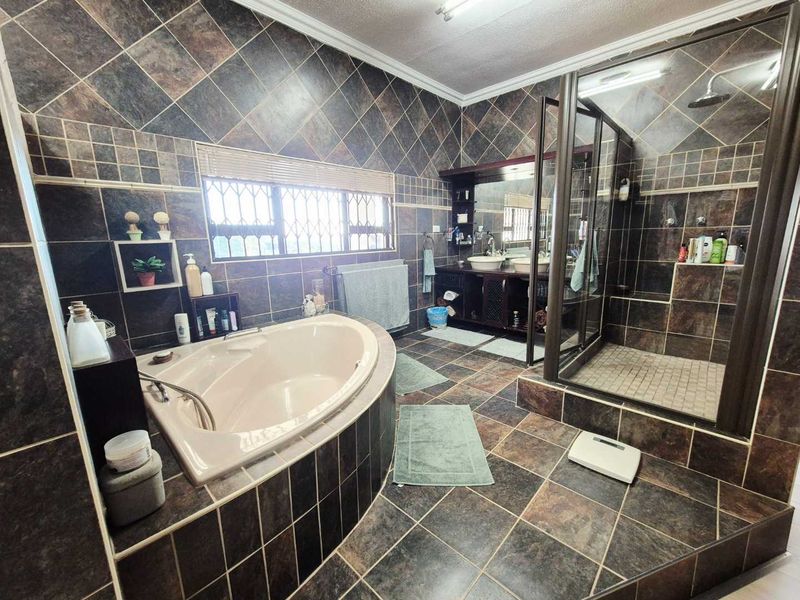 Luxurious Ludwigsdorf Family Home - Photo 9