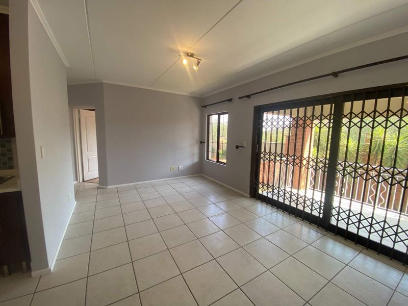 Ground Floor Gem with Private Garden & Pet Friendly Living - Photo 6