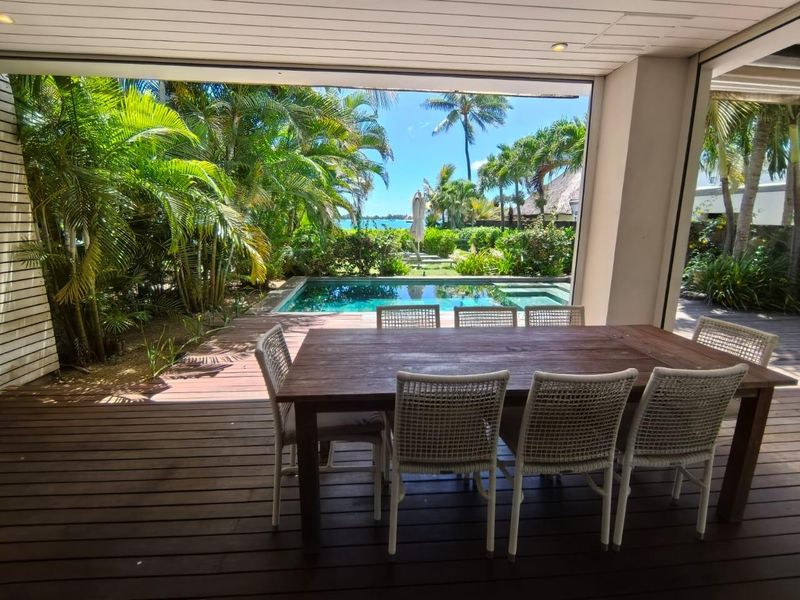 BEACHFRONT VILLA - Photo 3