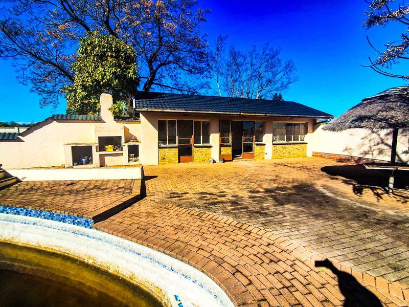 PRICE IS NEGOTIABLE! "An ideal home featuring a vast expanse of land of 2.5 Hectares" - Photo 6