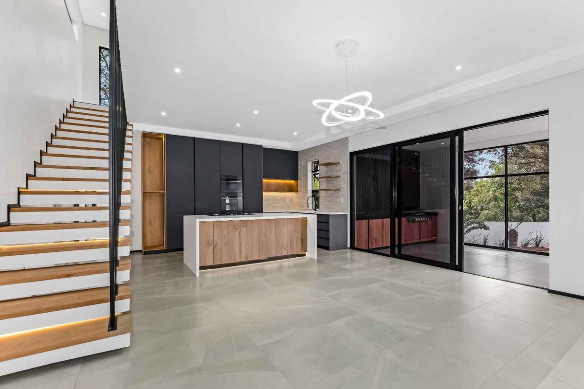 4 Bedroom House for Sale in Helderfontein Estate - Photo 4