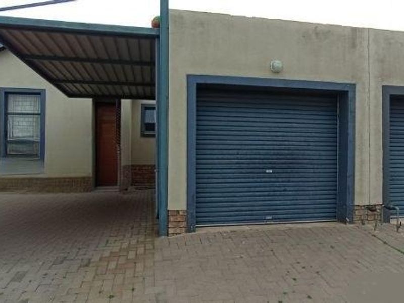 CENTURION - KOSMOSDAL - 3 BED = 2 BATH FULL TITLE HOUSE - Photo 2