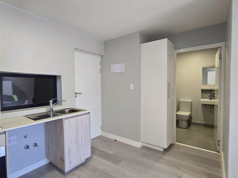 33m2 Ground floor studio apartment to rent - 24/7 to provide basic healthcare services - Photo 7