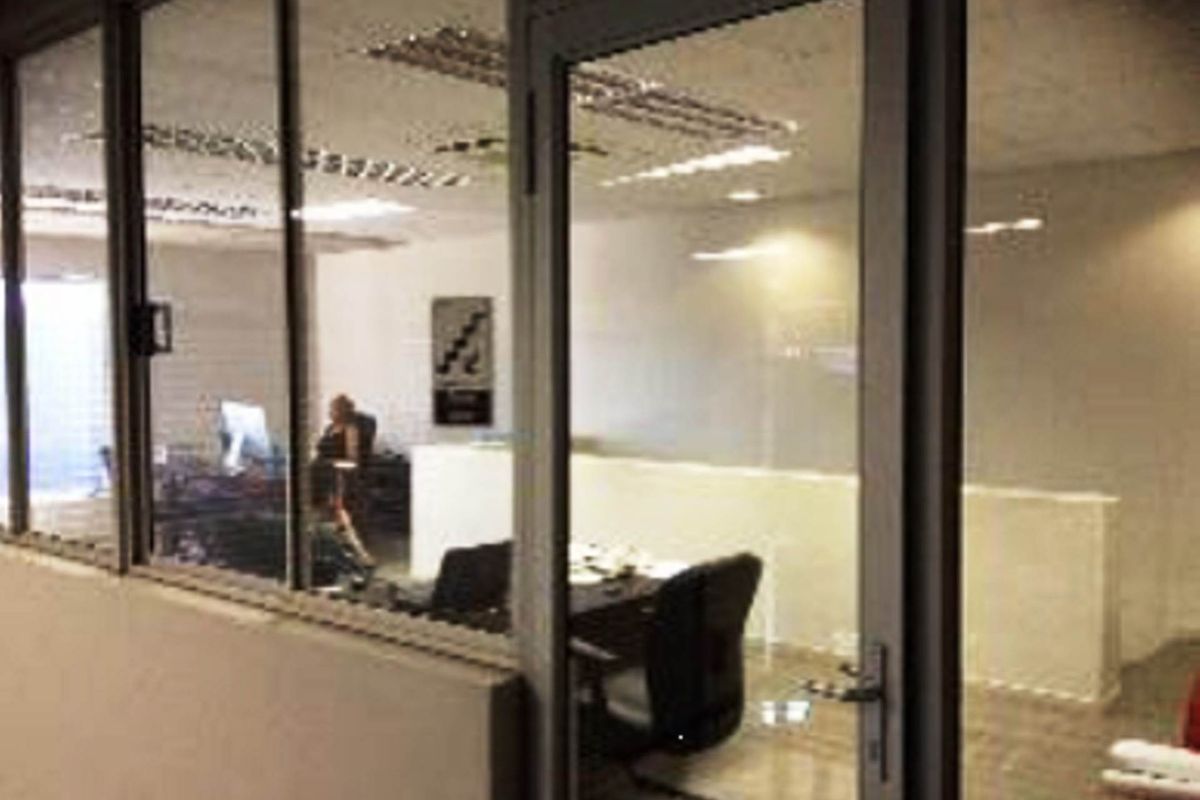 FOR SALE - WAREHOUSE IN NORTHERN IND AREA - SECURE COMPLEX CC REGISTERED: - Photo 2