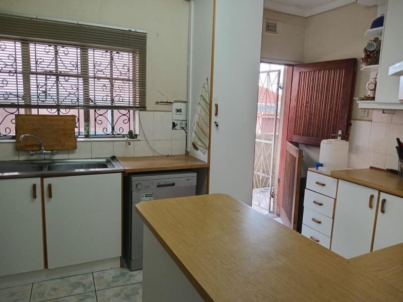 3 Bedroom House for sale in Shallcross - Photo 9