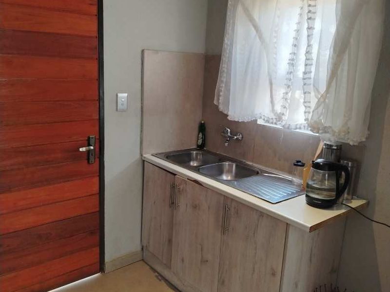 A great starter home - Photo 6