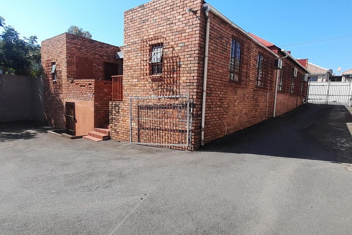 Your Dream Office in Windermere: Spacious & Secure! - Photo 2