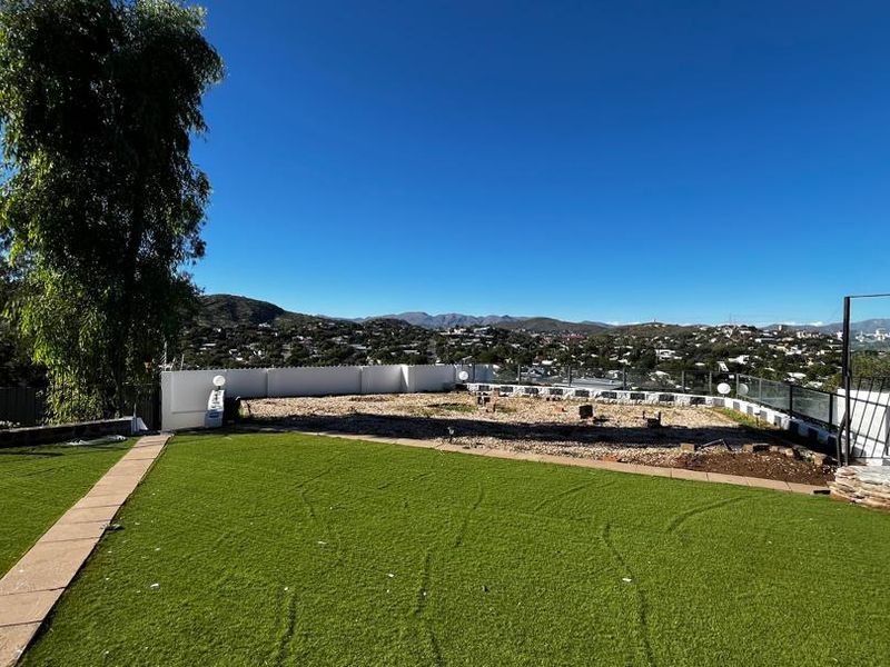 Luxury Living | Corporate Housing | Guesthouse Potential - Photo 4