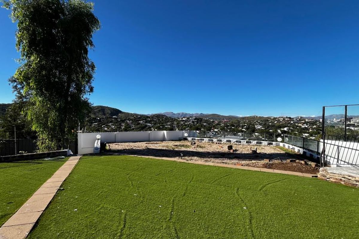 Luxury Living | Corporate Housing | Guesthouse Potential - Photo 4