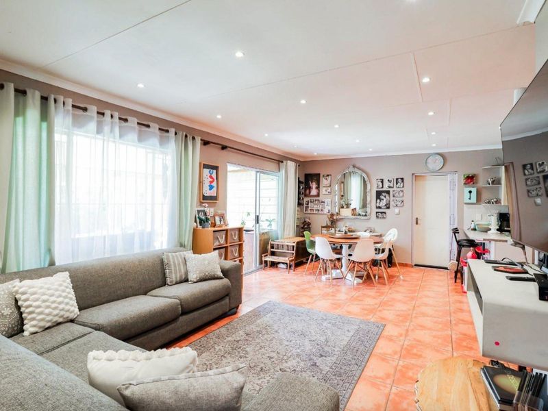 A True Gem with 3 bedrooms for Sale in Radiokop - Photo 8