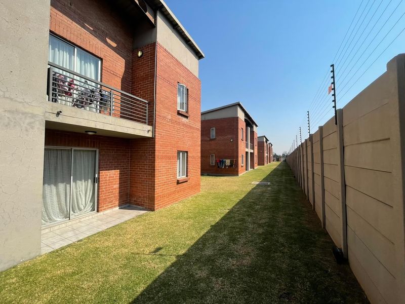 Stylish First-Floor Apartment Close to Schools and Major Routes - Photo 8
