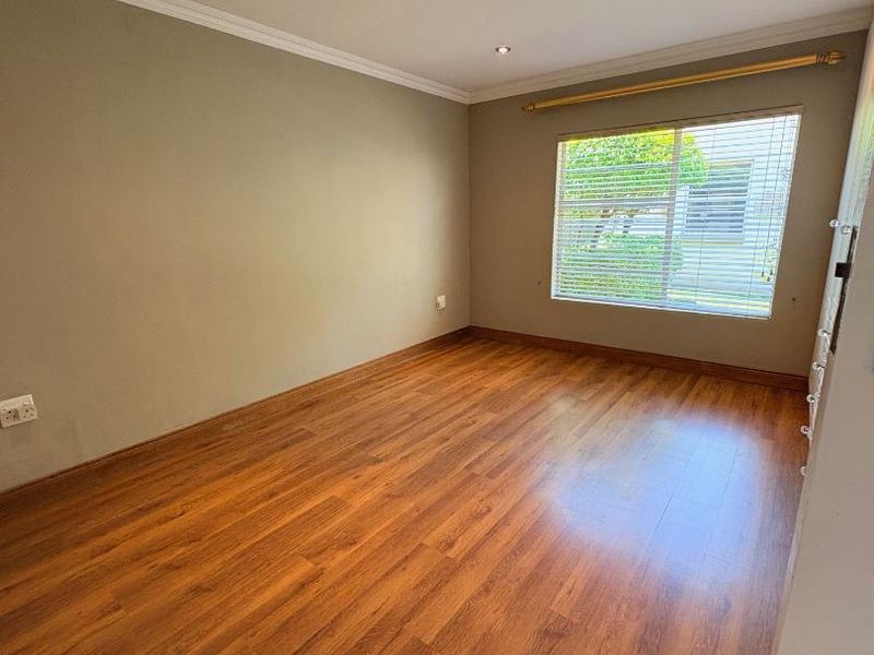 EXCLUSIVE HOME IN UPMARKET PET FRIENDLY COMPLEX - Photo 3