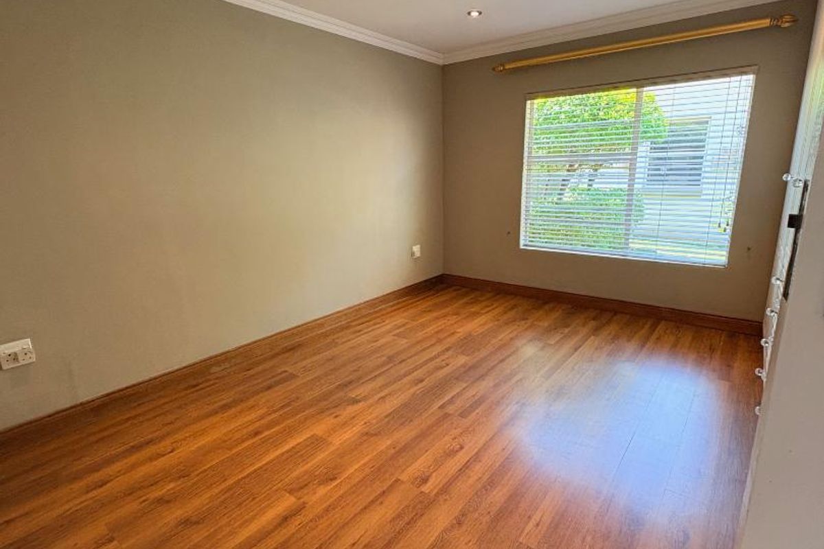 EXCLUSIVE HOME IN UPMARKET PET FRIENDLY COMPLEX - Photo 3