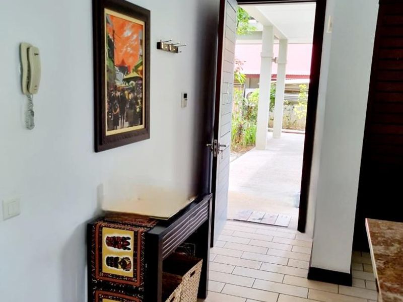 Exceptional ground floor corner unit in unbeatable position - Photo 2